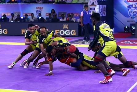 Chennai Challengers successfully defending Telugu Bulls raider 